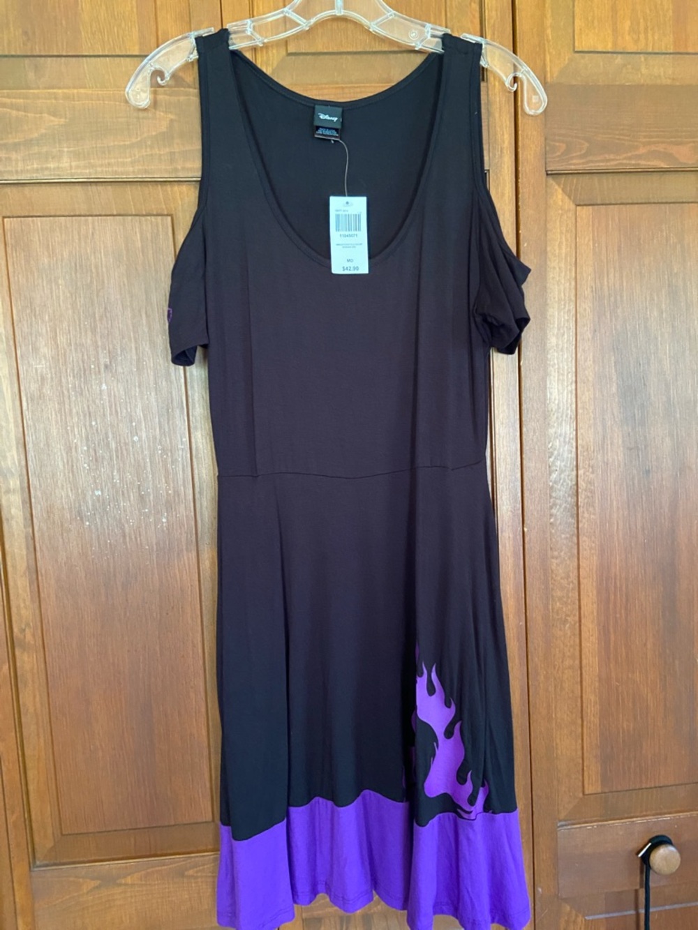🏷️ Disney Maleficent Black Cold Shoulder Dress w/Purple Hem & Maleficent Image - Picture 8 of 8